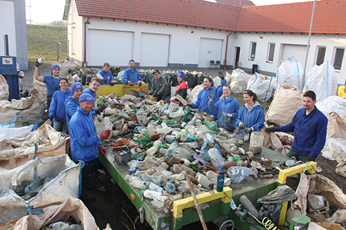 Összehangolt munkával több mint 7 tonna Tiszából kigyűjtött hulladék hasznosul újra