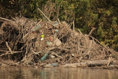 Egy igazi tiszai szemétsziget (2015)